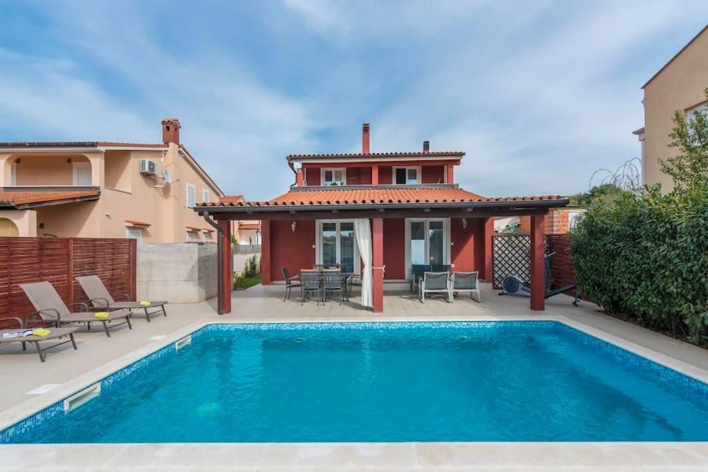 Villa Anemona Fazana Bagian luar foto